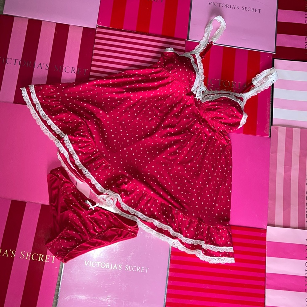Victoria’s Secret soft, stretchy, red 2 piece sleepset